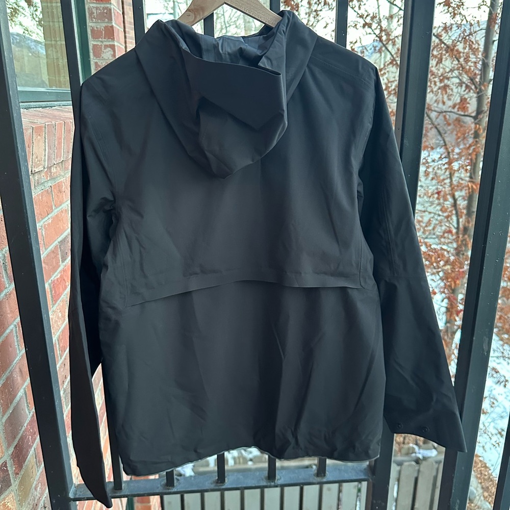 Lululemon Outpour Shell Jacket - Picture 8 of 11